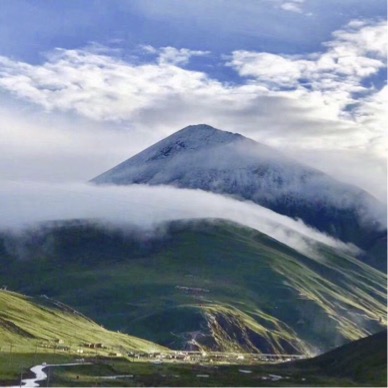 A sacred mountain of Serta, the valley of the Ser Chu (Golok).