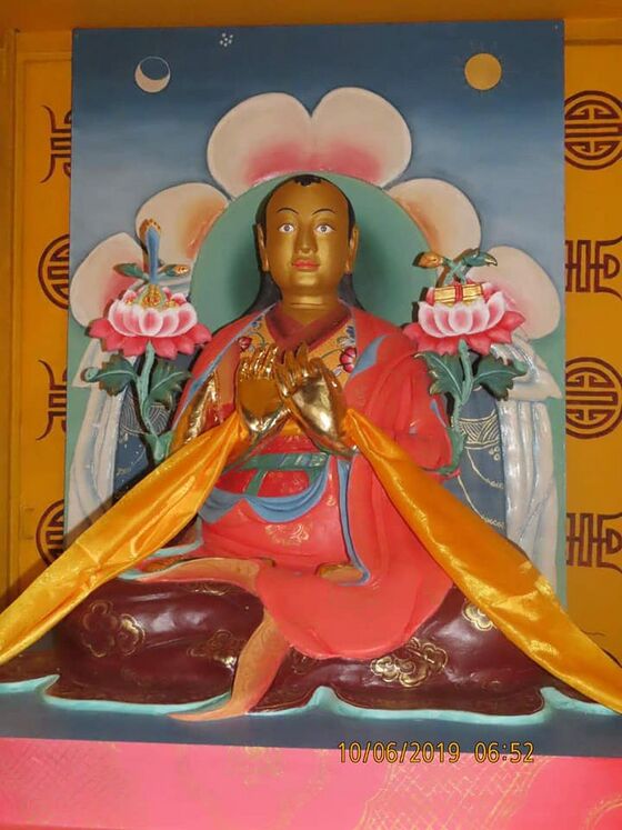 A student of Düdjom Lingpa who established on the slopes of Mount Kailash the community of practitioners which will become known as Namkha Khyung Dzong.