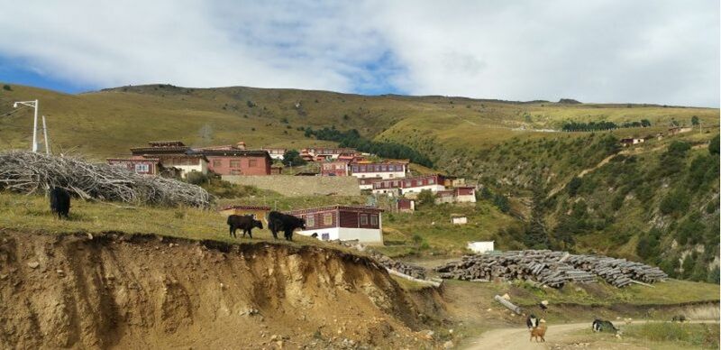 File:Adzom Gar 001.jpg