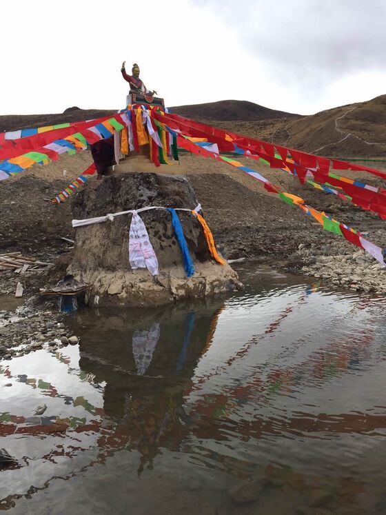 The rock where Düdjom Lingpa was miraculously able to go when he was a young child.