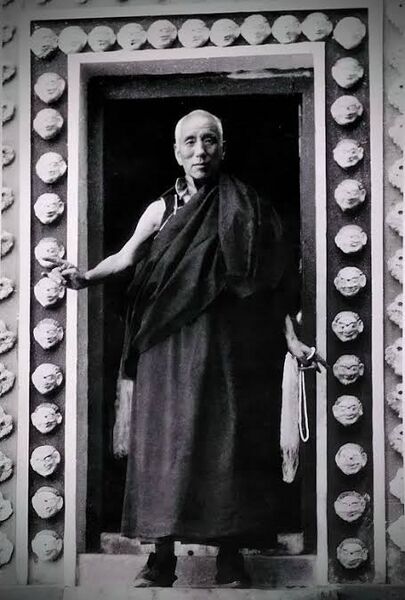 File:Jamyang-Khyentse-Chokyi-Lodro.jpg standing.jpg