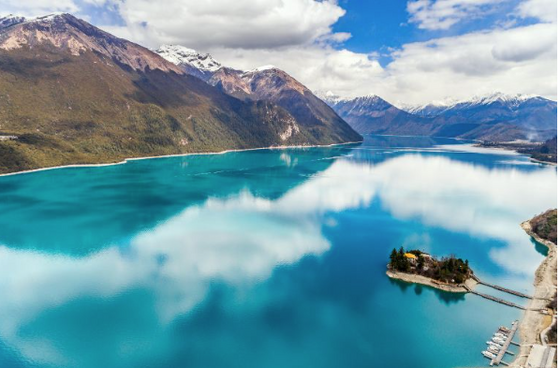 One of the four main regions comprising southeastern Tibet.